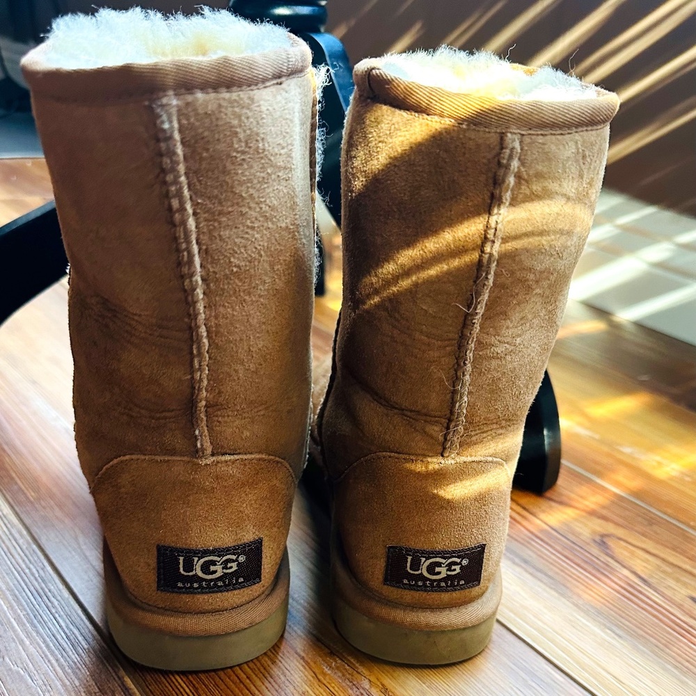 UGG Size 6 Tan Women's Classic II Short Boots